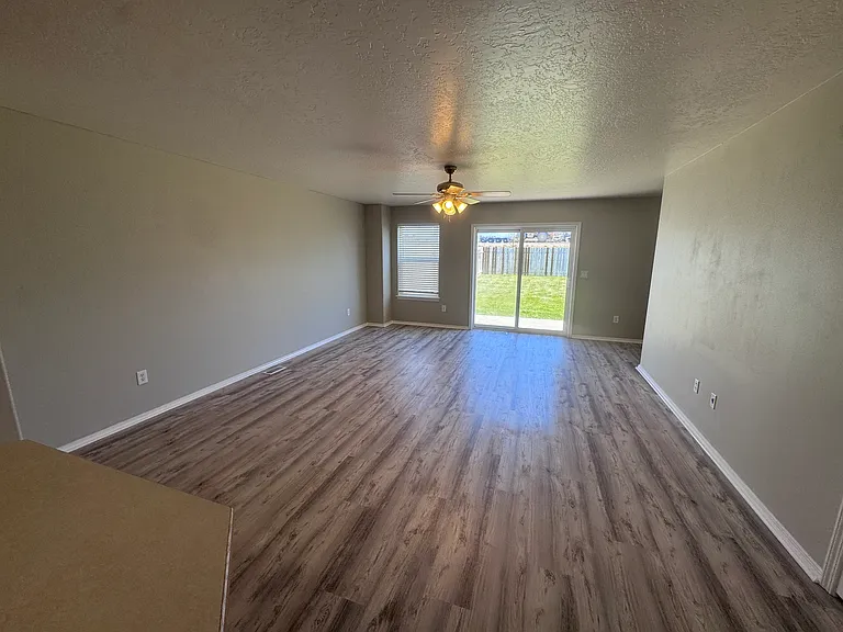 1700 NE Cinder Loop — Photo 9