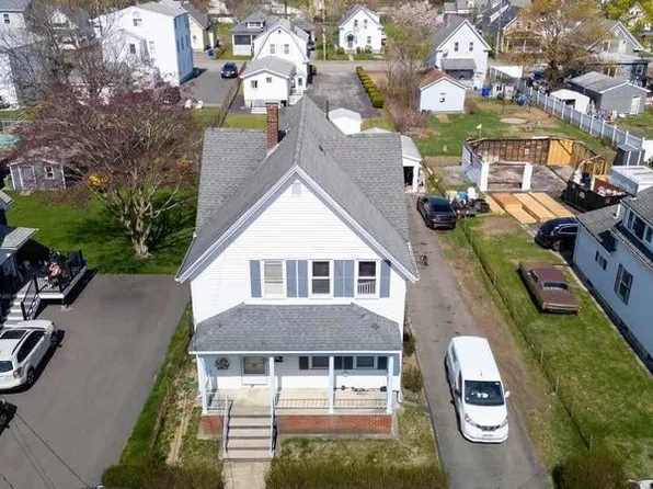 31 Benefit St, Taunton, MA 02780
