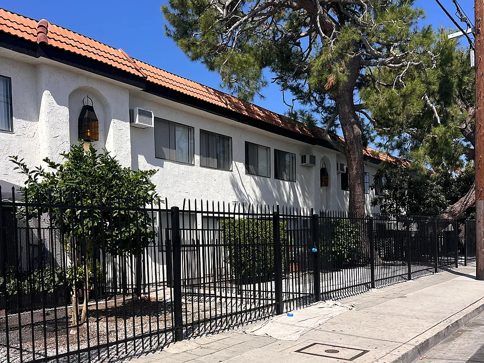 7125 Ethel Ave #8