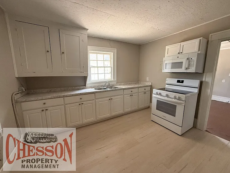 104 Parkview St W — Photo 3