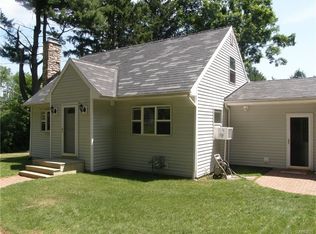 5765 Cole Rd, Orchard Park, NY 14127