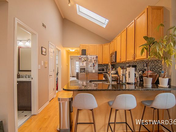 4th image of 1427 N Bosworth Ave APT 3