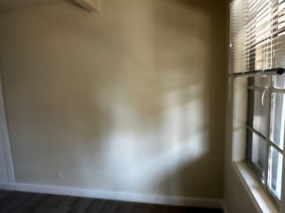 5th image of 959 Harmon Ave APT 14