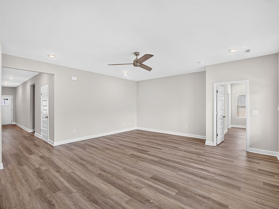 2nd image of 309 Nicklaus Ct
