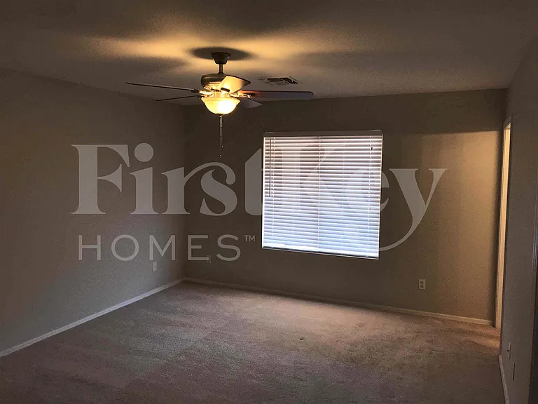 3313 N 85th Ln — Photo 10
