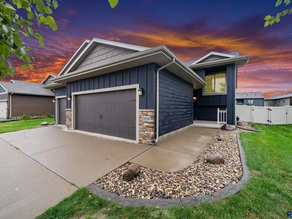 2909 S Keyrell Dr, Sioux Falls, SD 57106