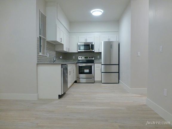 3rd image of 2335 Pacific Ave APT 105