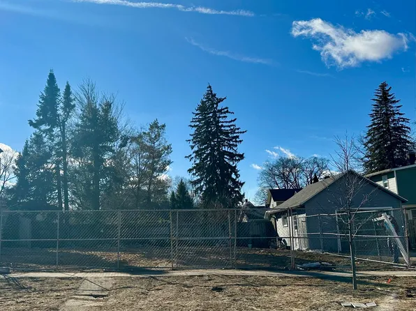 235 W Harrison St, Columbus, WI 53925