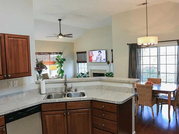4th image of 1117 Lantern Creek Ct