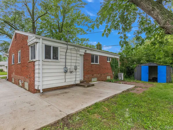 18736 Woodworth, Redford, MI 48240