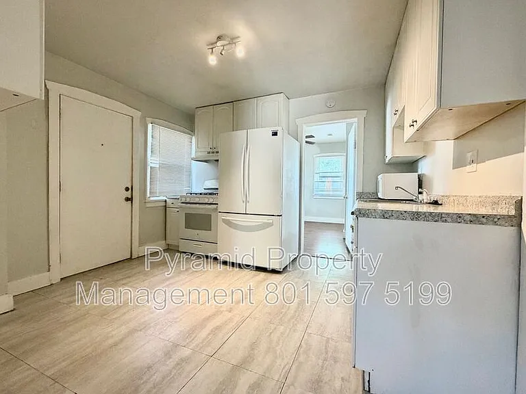 179-181 E Yale Ave — Photo 5