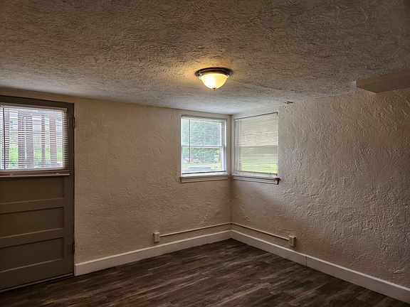 4th image of 1621 6th Ave #C