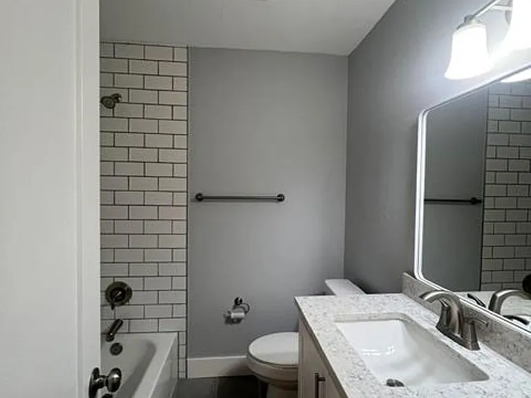 200 Deen Ave — Photo 12