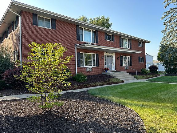 2nd image of 215 Clark St #D125bf5ea