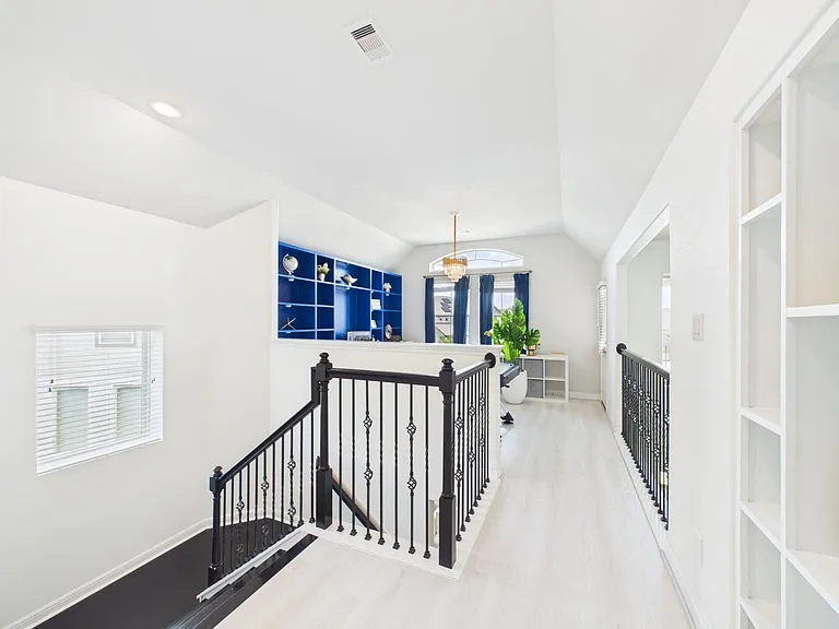 24711 Miltonwood St — Photo 28