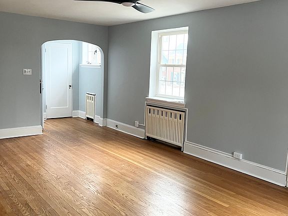 3rd image of 121 E Curtin St #1