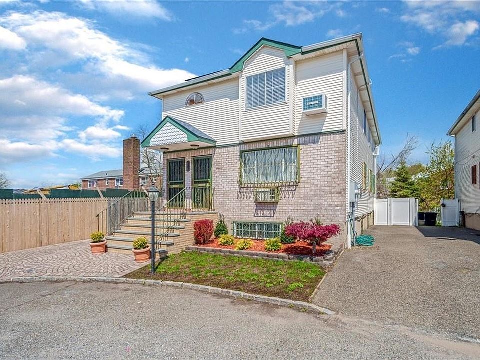 1st image of 2936 Martin Court