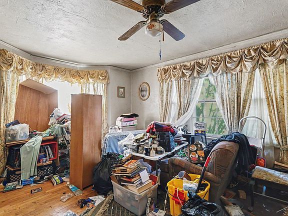 4th image of 600 Laurel St