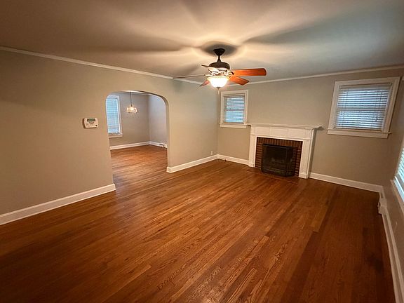 2nd image of 522 Grove Rd