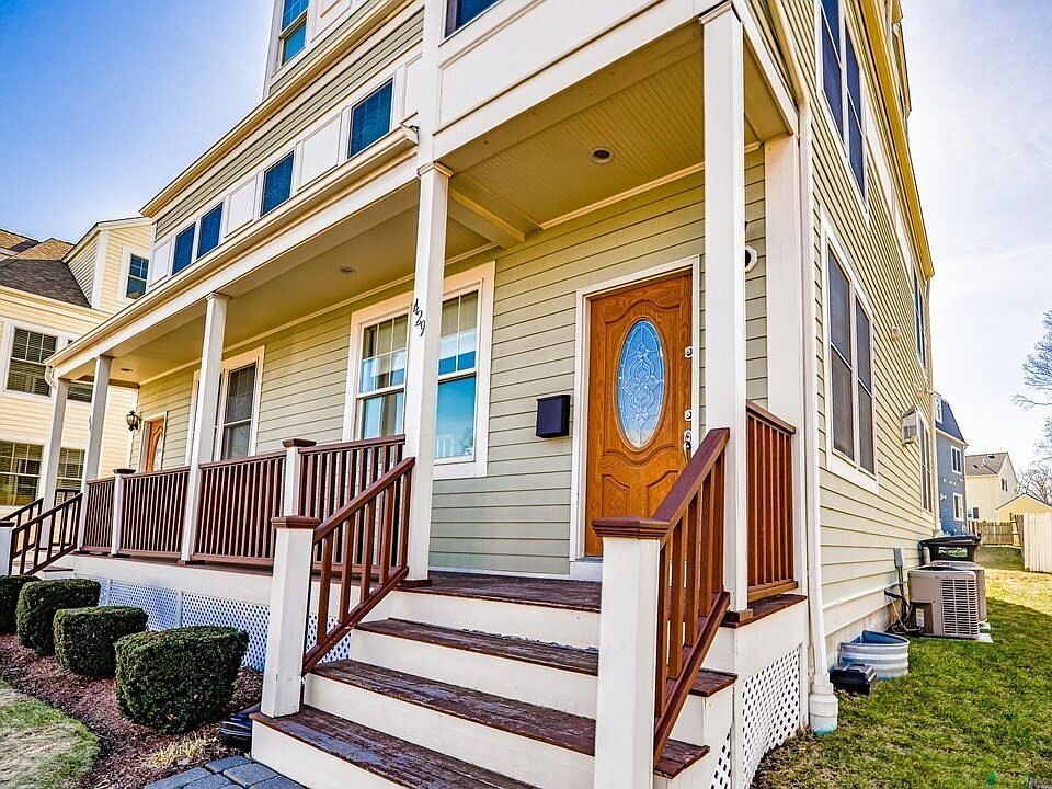 1st image of 429 Gallivan Blvd