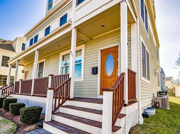 429 Gallivan Blvd, Dorchester, MA 02124
