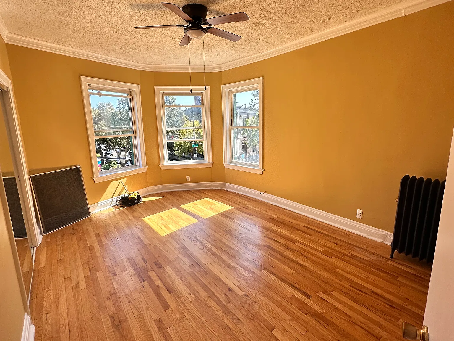 2 bed, 1000 sqft, $2,350 — Photo 2