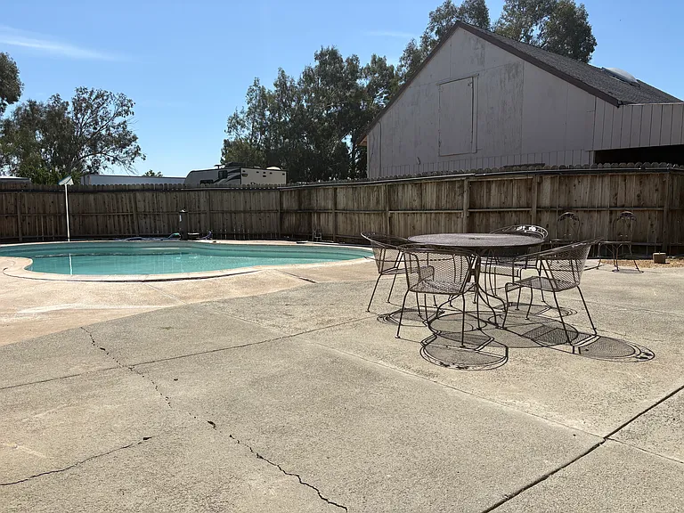 5070 Poplar Rd — Photo 23