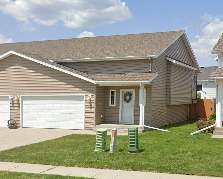 1st image of 612 14th Ave E