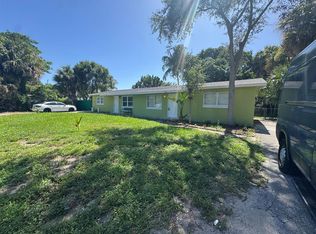 8821 Dania Dr, Palm Beach Gardens, FL 33410