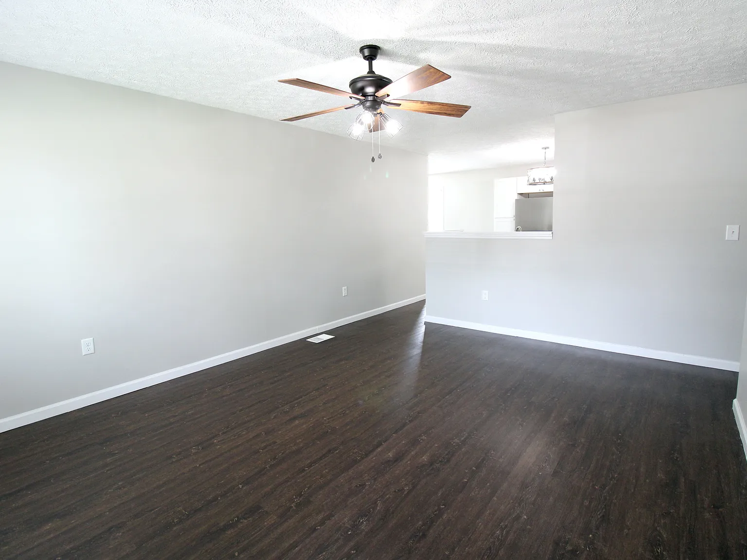 3 bed, 1020 sqft, $1,495 — Photo 4