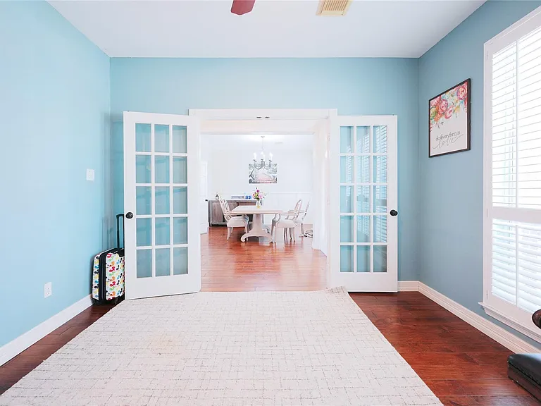 2422 Lansing Cir — Photo 5