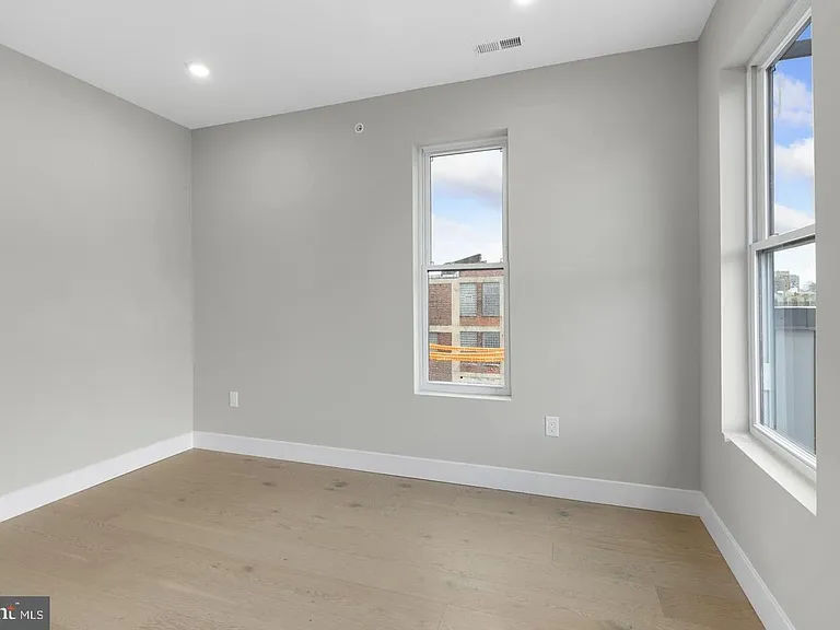 1343 Fitzwater St #302 — Photo 5
