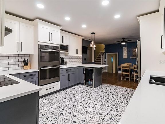 5th image of 7007 Larimer Ct