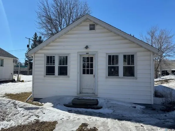 211 1st AVENUE E, Canora, SK S0A 0L0