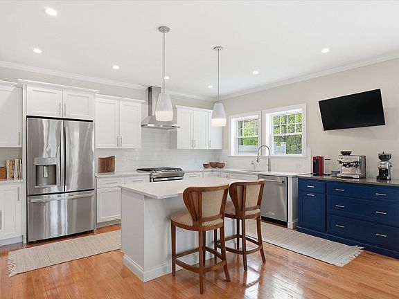 5th image of 35 Woodland Rd #B