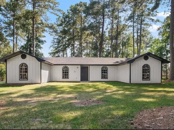 230 Oakwood Ln, Pineville, LA 71360