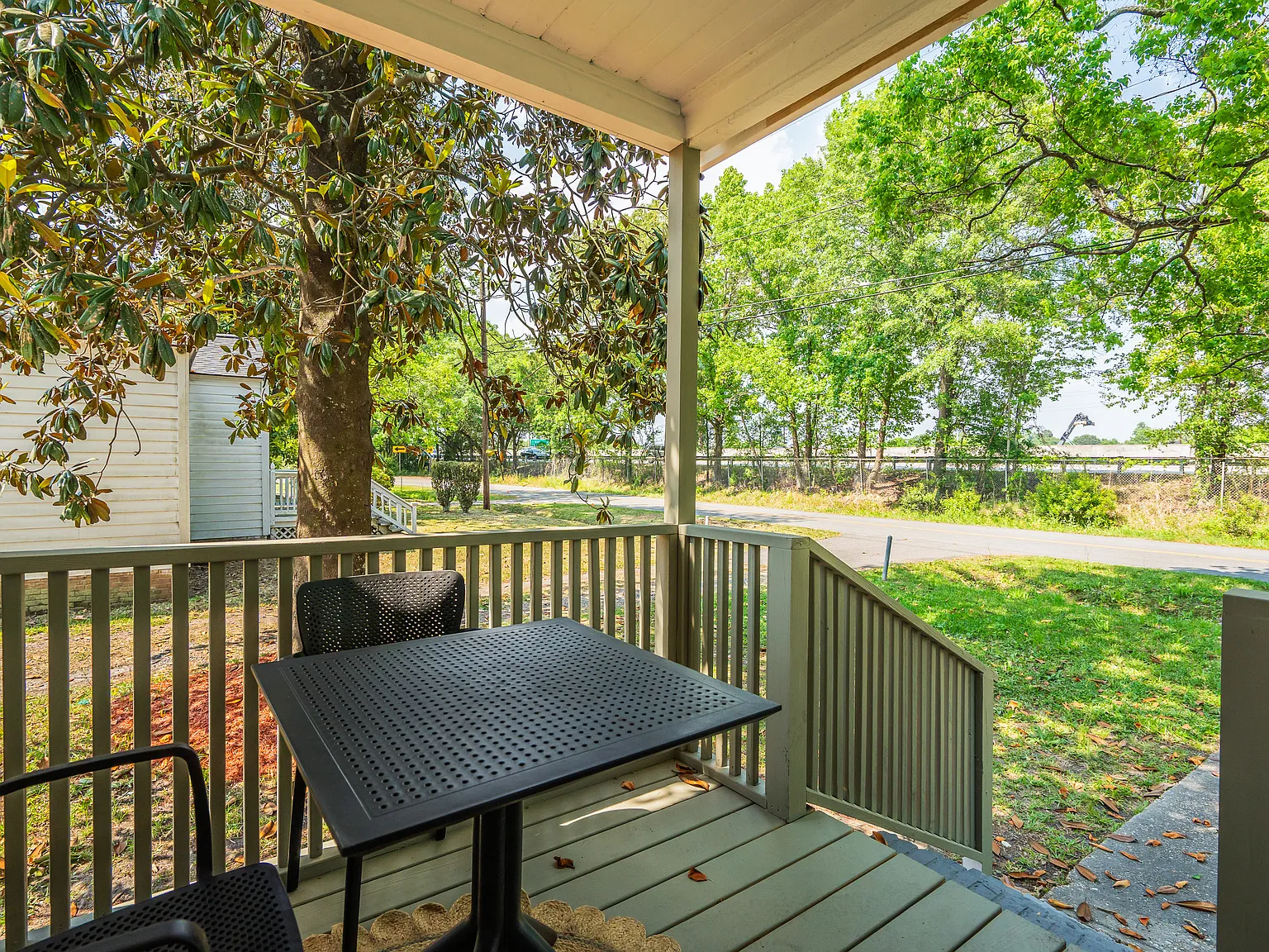 2 bed, 800 sqft, $2,300 — Photo 2