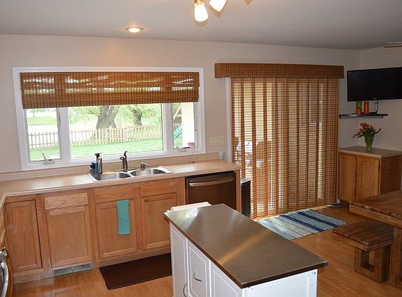5th image of 3212 Brookmeade Dr
