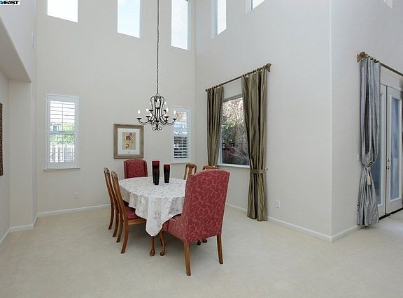 3rd image of 5970 Knoll Woods Ct
