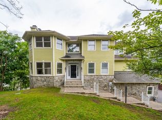 1576 Vauxhall Rd, Union, NJ 07083