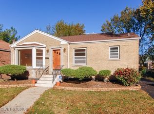 328 E Quincy St, Riverside, IL 60546