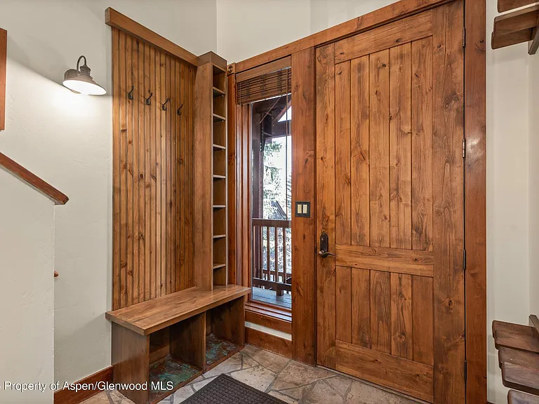 513 W Main St #B202 — Photo 5