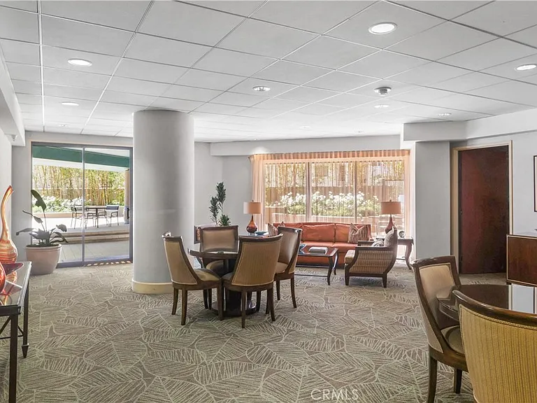 1310 E Ocean Blvd — Photo 25