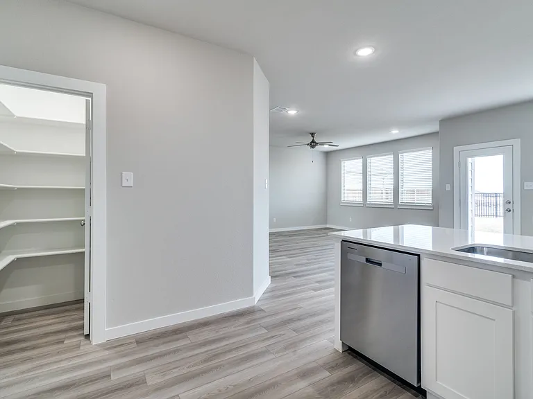2717 Green River Rd — Photo 8