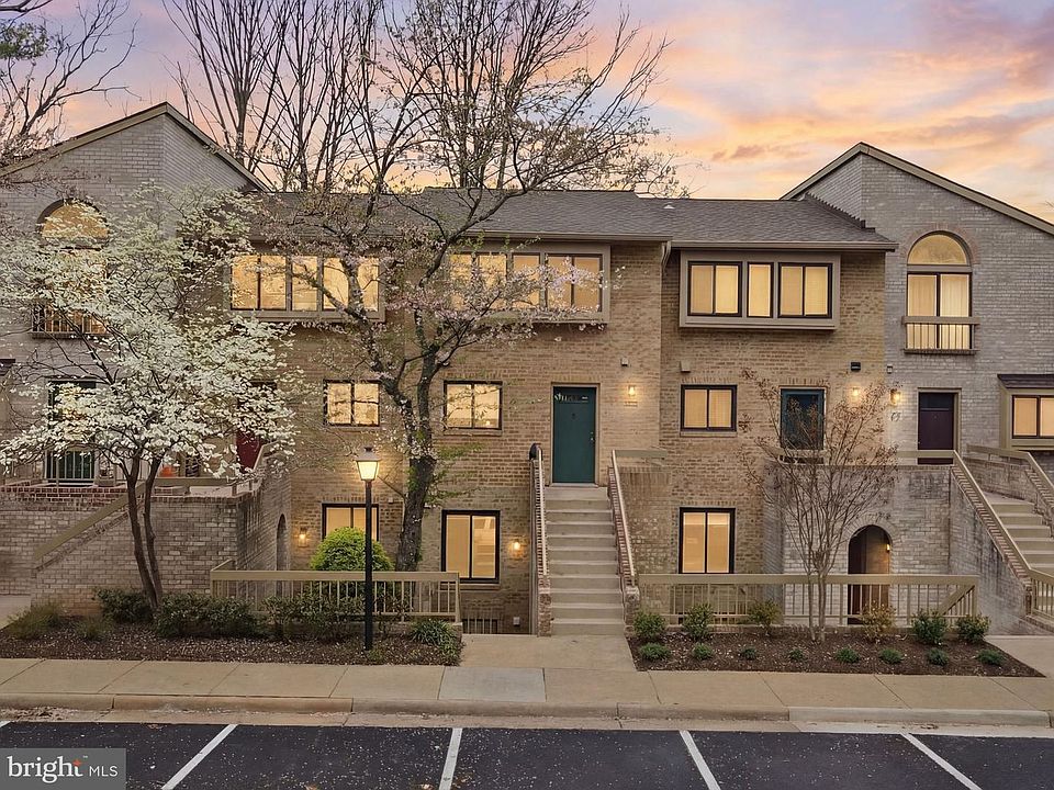 1st image of 11124 Boathouse Ct #89