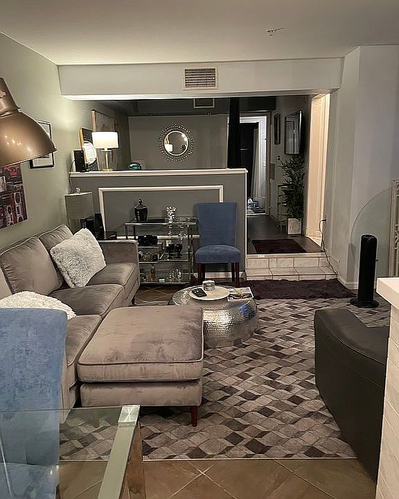 1st image of 7320 Hawthorn Ave APT 419