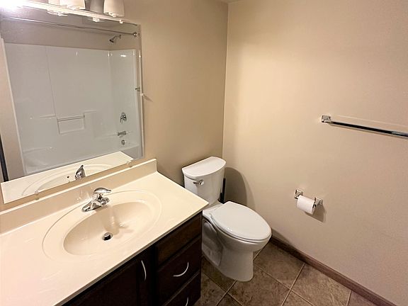 2nd image of 214 Kline St S APT 20