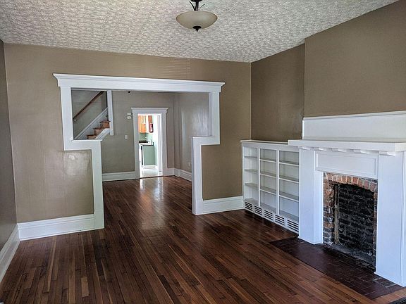 3rd image of 2515 Indianola Ave