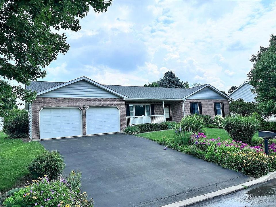 208 Aster St, Nazareth, PA 18064 Zillow