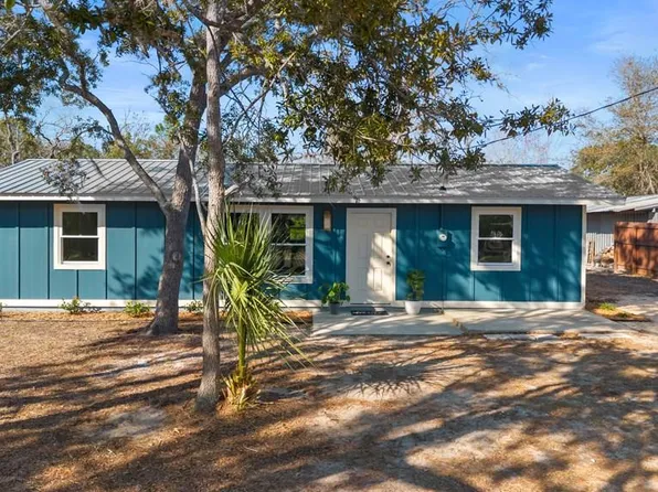 203 NE Fifth Ave, Steinhatchee, FL 32359